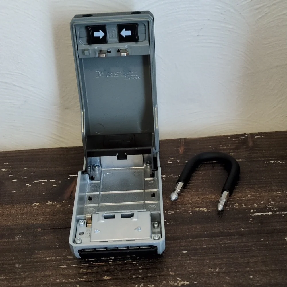 Master Lock Key Lock Box - Picture 6 of 7